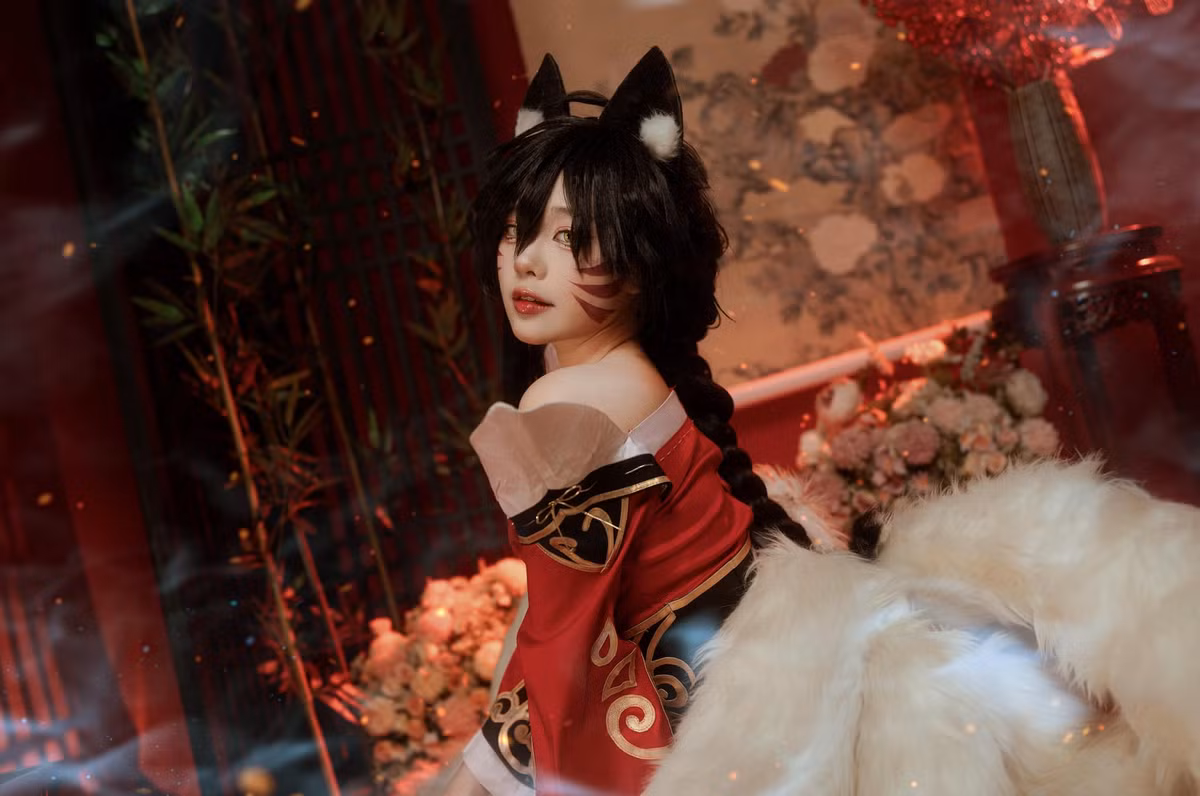 Dưới phần bình luận bộ ảnh cosplay mới của Yoonsul, netizen để lại những lời khen có cánh dành cho sự cống hiến của cựu nữ MC game này.