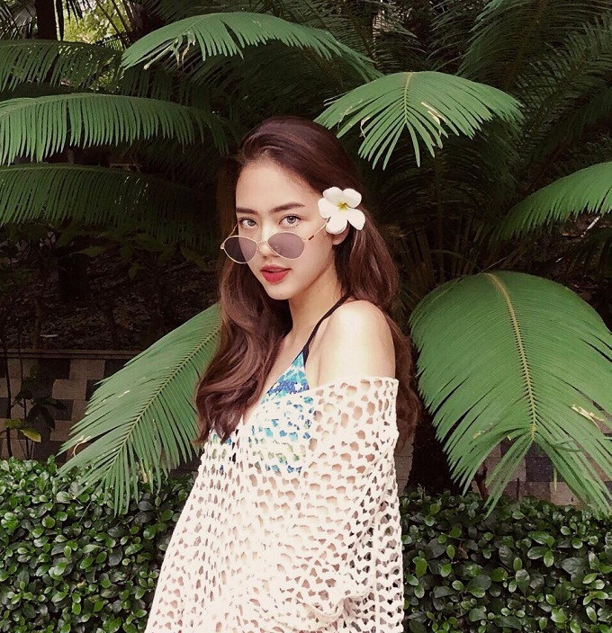 Người đẹp Hà thành tâm sự để trở thành tiếp viên hàng không, ngoại hình là tiêu chí quan trọng. Bên cạnh đó, bạn trẻ cần có kiến thức và kỹ năng tốt, đặc biệt là vốn ngoại ngữ.