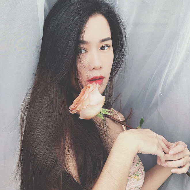 Nổi tiếng, nhiều tiền lại đẹp như Ngọc Thảo mà còn phải lo thoát ế, dân FA tự động viên nhau rằng lỡ độc thân hơi lâu một chút cũng không có gì đáng lo, tiếp tục vui vẻ đi, mọi chuyện đâu ắt sẽ có đó.