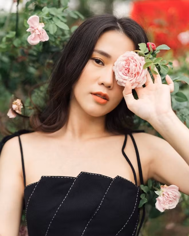 Trên trang cá nhân của mình, Ngọc Thảo gây ấn tượng bằng vẻ ngoài xinh đẹp và cách nói chuyện vô cùng hài hước.