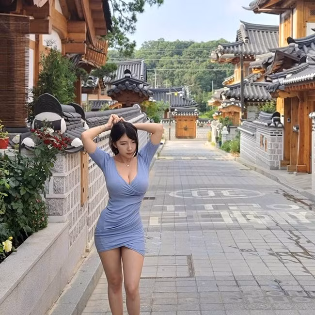 Được biết, xuất thân là một streamer trên các phòng chat, hot girl Velvet hiểu rõ lợi thế ngoại hình của mình.