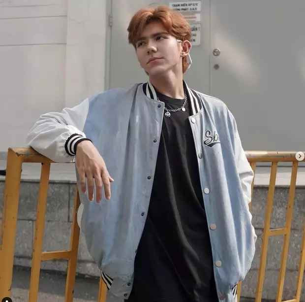 Video bắt trend khoe ảnh thẻ trên TikTok của Cullen đã nhận về hơn 150.000 lượt thả tim và 1,5 triệu view, bởi nhan sắc cực phẩm không thua kém diễn viên nổi tiếng.