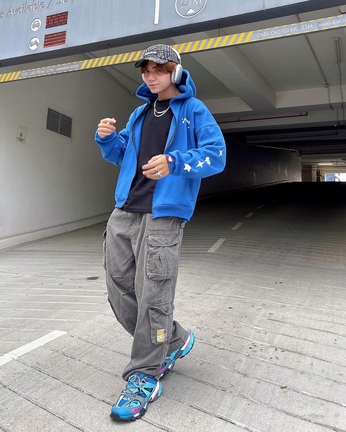 Cullen sinh ra và lớn lên tại Việt Nam và bắt đầu học tiếng Việt khi vào lớp 1. Đến nay, nam sinh có thể nói thông thạo cả 2 thứ tiếng là tiếng Việt và tiếng Anh.