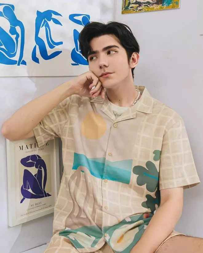 Cullen cho biết mình là con lai, có bố là người Việt và mẹ là người Ireland.