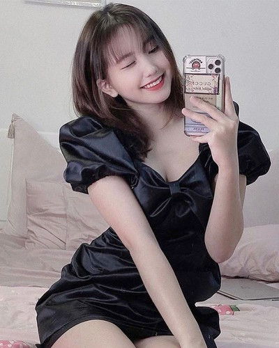 Hiện tại, TikToker Khánh Huyền có tới hơn 2 triệu người theo dõi trên Instagram và gần 8 triệu người theo dõi trên nền tảng TikTok.