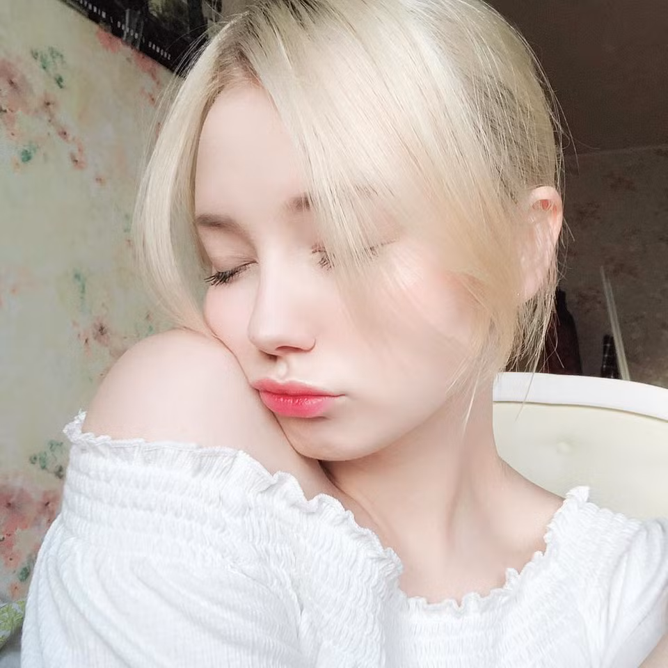 Maria quan niệm: "Mỗi người có một cuộc sống riêng và trả những cái giá nhất định cho nó". Cô cũng lấy châm ngôn này làm trạng thái giới thiệu bản thân ở trang cá nhân Instagram.