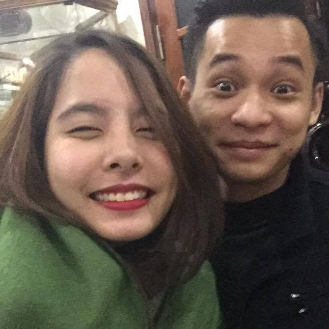 Ngay sau khi chia sẻ, đoạn livestream đã nhanh chóng thu hút sự chú ý của cộng đồng mạng. Số ít netizen tỏ ra đồng cảm với tộc trưởng, còn lại đa số người hâm mộ "không lấy làm lạ" với thông tin này. Bởi ai cũng biết, Độ Mixi vốn dĩ rất hay đùa, vì vậy đôi khi có những hành động chỉ vô tình thôi, nhưng netizen lại liên tưởng đến việc "tộc trưởng" sợ vợ.