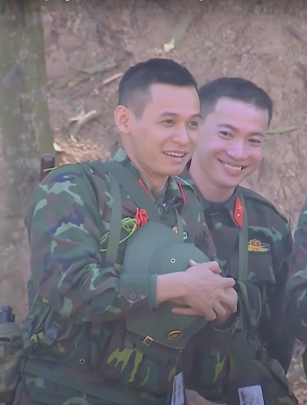 Là người thường xuyên chia sẻ hình ảnh và câu chuyện về vợ con, không ít lần nam streamer khiến khán giả bật cười vì độ "tôn trọng vợ".