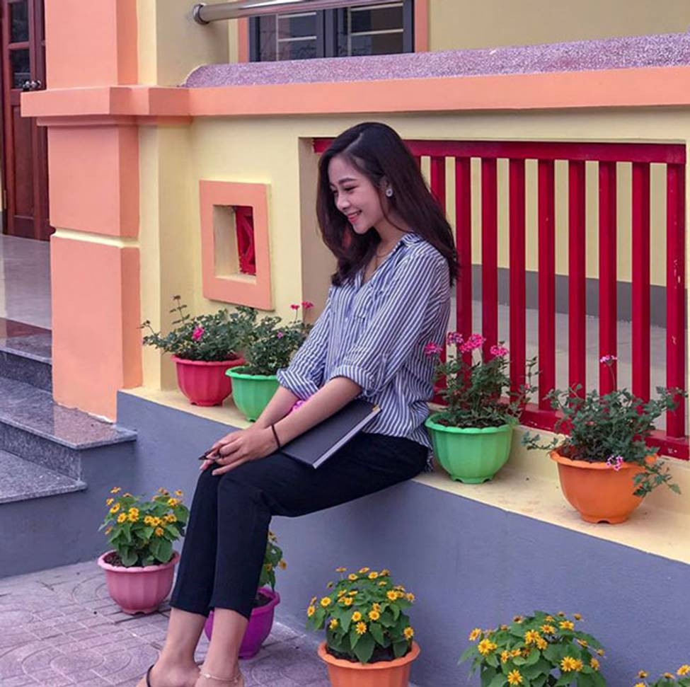 Đến đêm trung thu, chàng trai vẫn kiên trì gửi tin nhắn: “Trung thu anh vẫn một mình. Nếu em cũng vậy thì mình đi chung”.