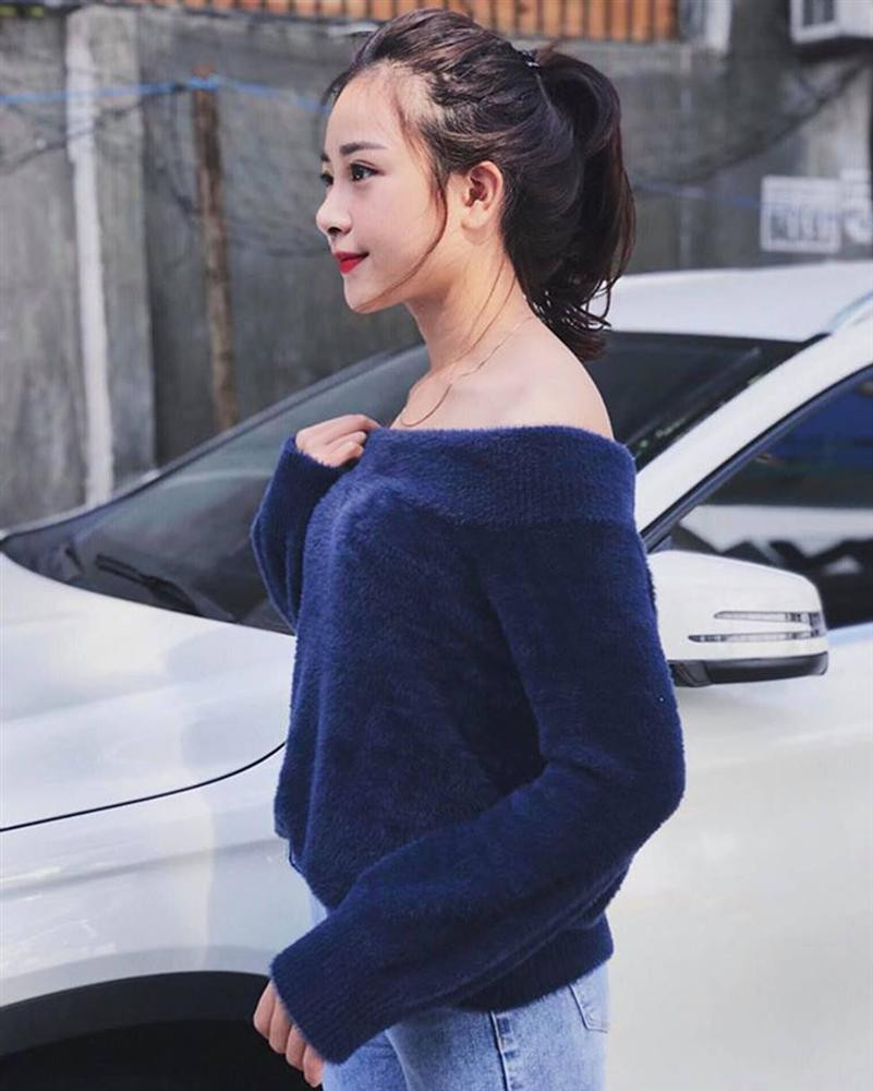 Thậm chí, các giáo viên mầm non xinh đẹp còn thường xuyên nhận những lời tỏ tình, bày tỏ tình cảm trên mạng xã hội từ những người xa lạ chỉ vì ngoại hình xinh xắn.