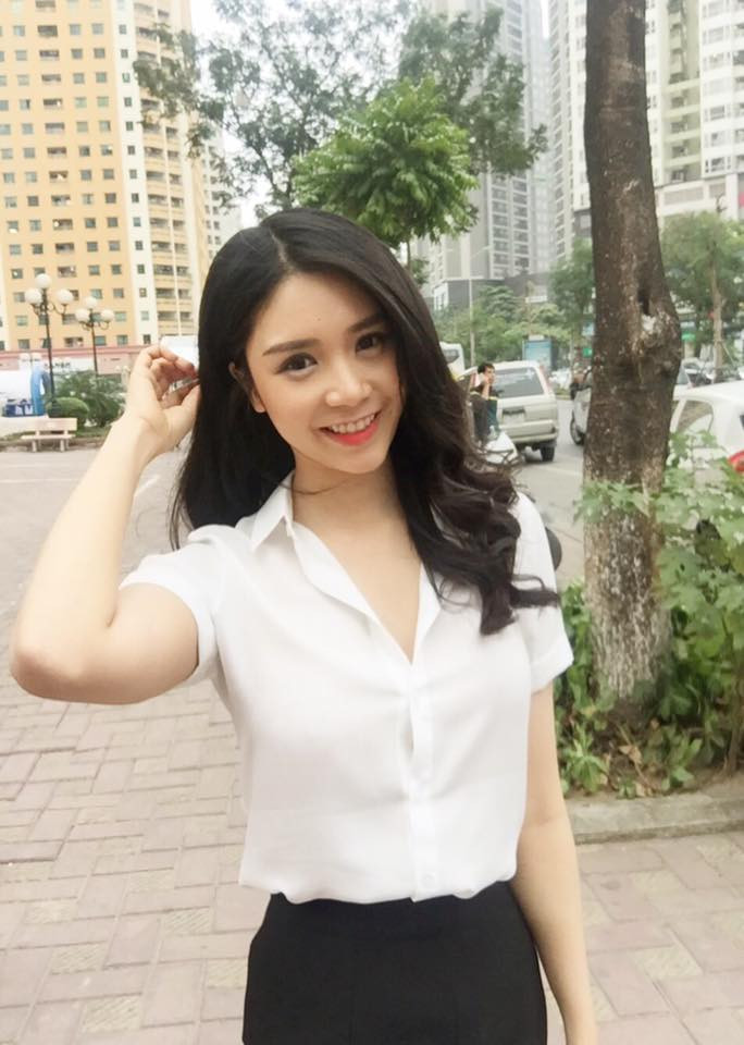 Không sở hữu phong cách bánh bèo, Thanh Bi khiến khán giả say mê bởi vẻ ngoài quyến rũ.