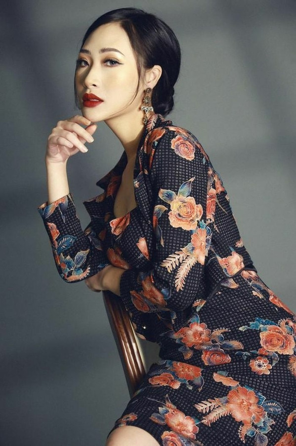 Sau khi ê-kíp cũ của Kem Xôi tan rã, Thương Cin cùng Trung Ruồi về cùng công ty quản lý và hợp tác trong các dự án mới.