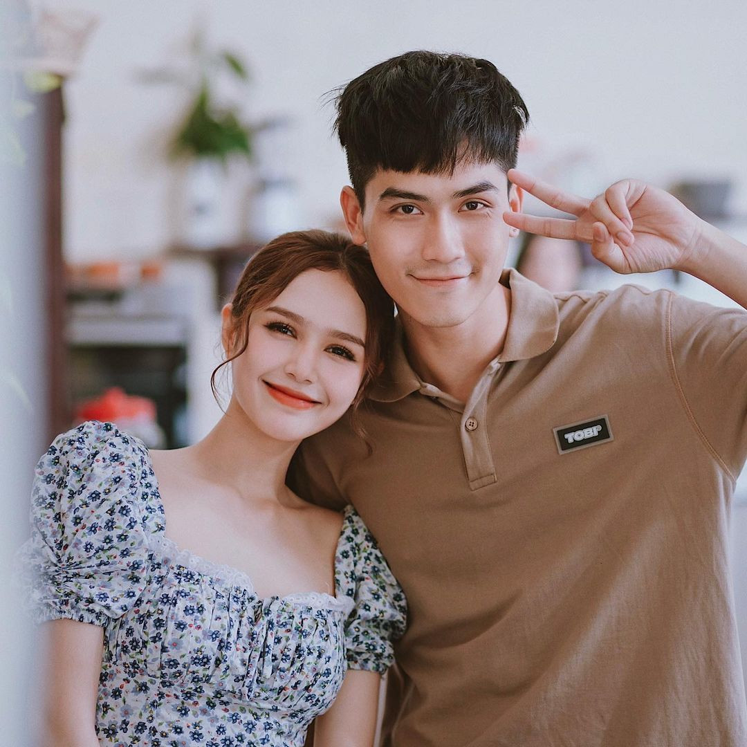 Cách đây ít ngày, trên Instagram cá nhân, Xoài Non bất ngờ đăng một vài hình ảnh cùng một anh chàng đẹp trai, dáng người cao ráo. Những hình ảnh này lập tức nhận được sự quan tâm của cộng đồng mạng.