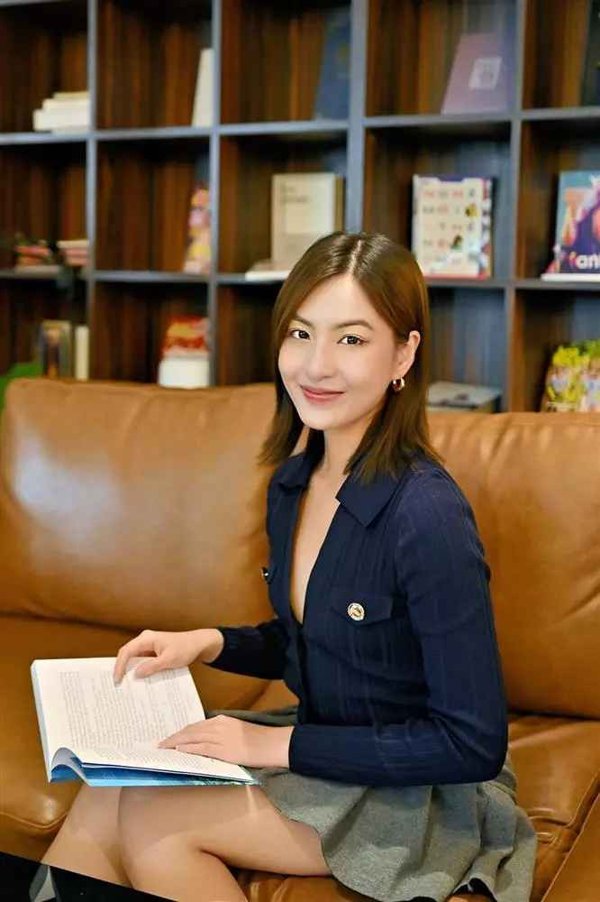 Là một trong những diễn viên Gen Z được giới trẻ biết đến nhiều, Thảo Tâm cho rằng không nên áp đặt Gen Z là người có cái tôi lớn. "Không thể thống kê bao nhiêu người điển hình cho cả một thế hệ. Với tôi, khi nhìn nhận Gen Z, đây là thế hệ có khả năng truy cập lớn hơn. Nhưng tôi là người có cái tôi lớn, tôi không chối điều đó. Đó là cái quan trọng, đặc biệt và là dấu ấn riêng. Nhưng tôi phải học cách kiểm soát", nữ diễn viên nói.