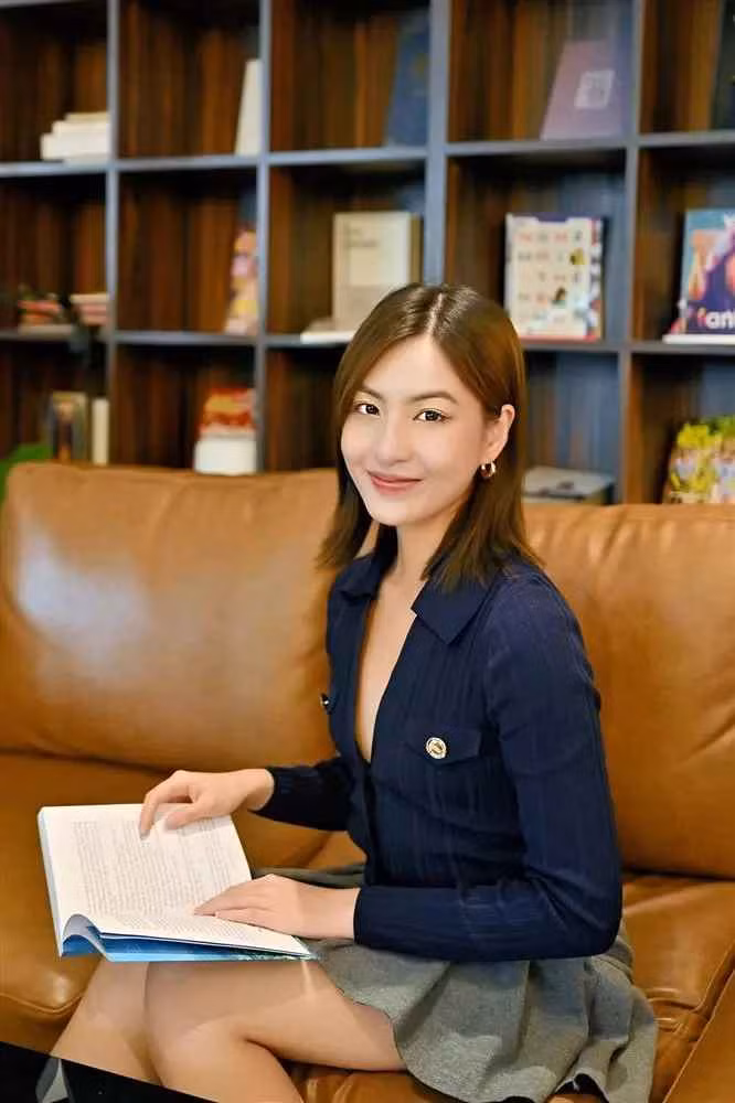 Là một trong những diễn viên Gen Z được giới trẻ biết đến nhiều, Thảo Tâm cho rằng không nên áp đặt Gen Z là người có cái tôi lớn. "Không thể thống kê bao nhiêu người điển hình cho cả một thế hệ. Với tôi, khi nhìn nhận Gen Z, đây là thế hệ có khả năng truy cập lớn hơn. Nhưng tôi là người có cái tôi lớn, tôi không chối điều đó. Đó là cái quan trọng, đặc biệt và là dấu ấn riêng. Nhưng tôi phải học cách kiểm soát", nữ diễn viên nói.