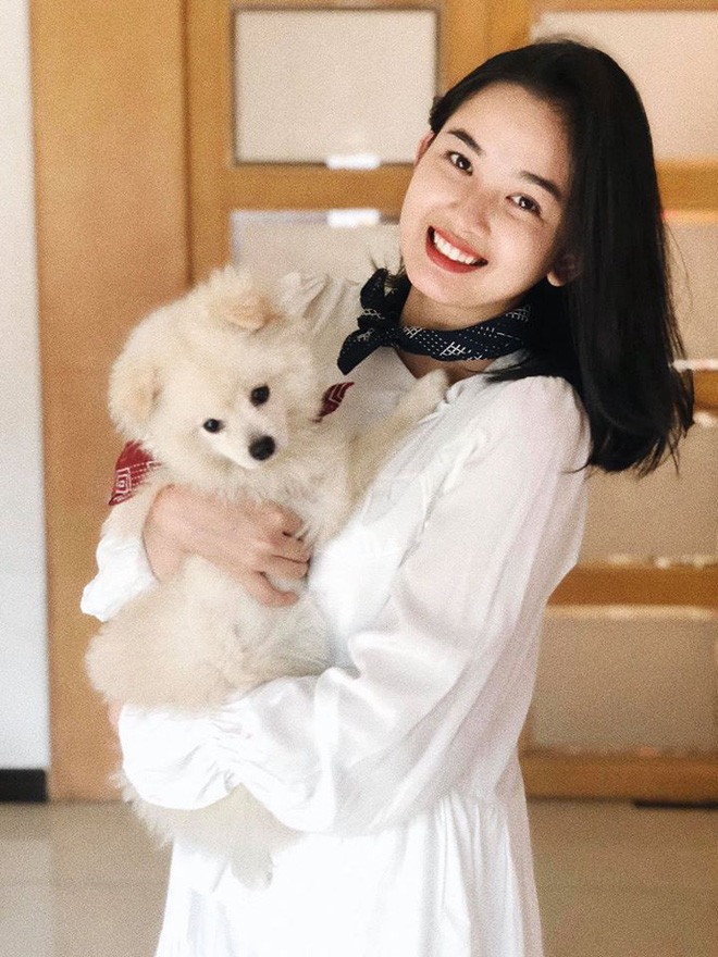 Xuân từng chia sẻ: "Thật ra vẫn có nhiều bạn sinh viên RMIT cũng bình thường như sinh viên bao trường ĐH khác, vẫn đi xe cà tàng, xe ôm công nghệ, xe buýt, như mình là một ví dụ nè. Ngoài xe ra thì lối sống, ăn uống cũng vậy....