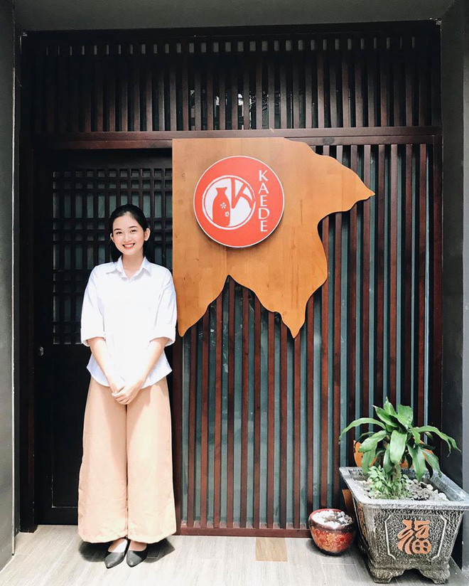 Là một người năng động, Xuân từng thử thách bản thân qua nhiều vai trò như Producer (Sản xuất) và Art Director (Giám đốc nghệ thuật) tại một công ty về food photography (nhiếp ảnh ẩm thực).