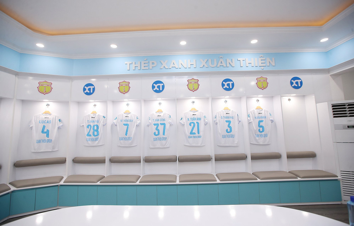 Sự tiện nghi và chuyên nghiệp này của đội bóng thành Nam nhanh chóng được đăng tải trên diễn đàn quy tụ nhiều fan hâm mộ bóng đá.