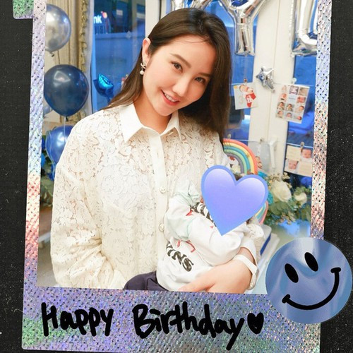 Sau khi sinh quý tử đầu lòng, trang cá nhân của Primmy Trương ngập tràn tình yêu thương cho "trùm cuối"