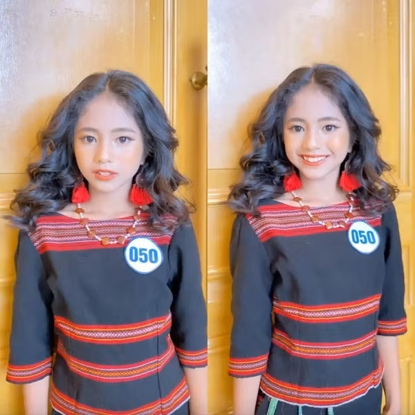 Ngoài có mặt trên tạp chí thời trang, Khánh Huyền cũng đã có cơ hội được tham gia show diễn thời trang. Những đường nét trên khuôn mặt sắc sảo cùng bước chân tự tin của cô bé người Pa Cô đã khiến dân tình không thể rời mắt.