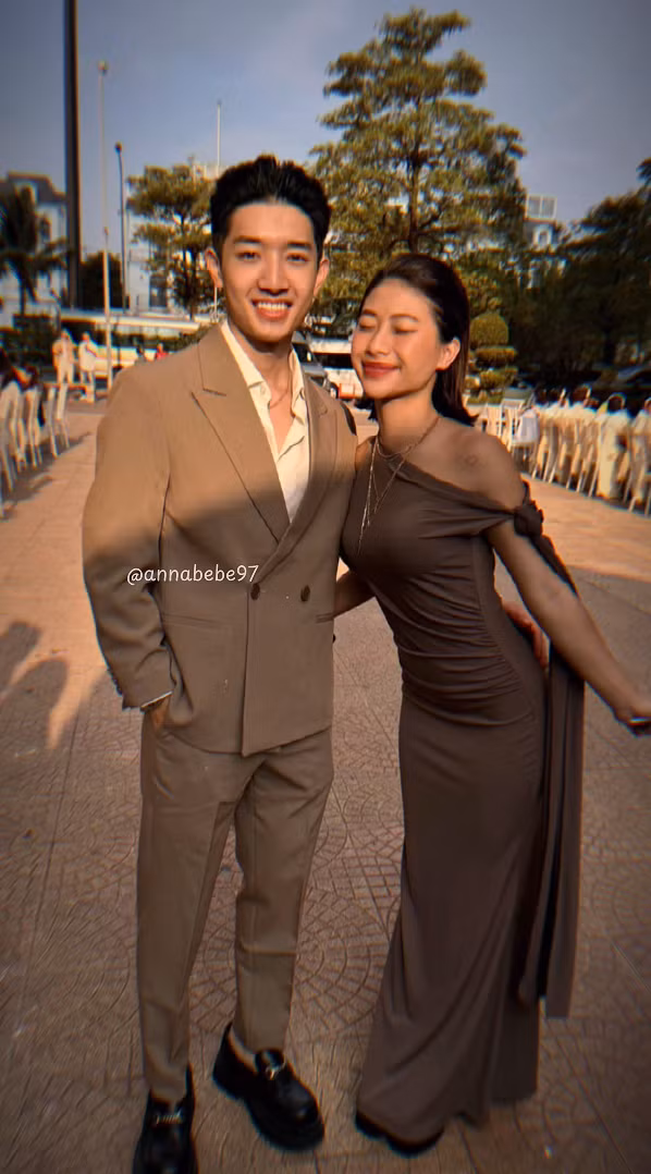 Ngoài ra, chuyện tình của Louis Phạm và bạn trai Việt kiều cũng nhận về nhiều bình luận trên mạng xã hội.