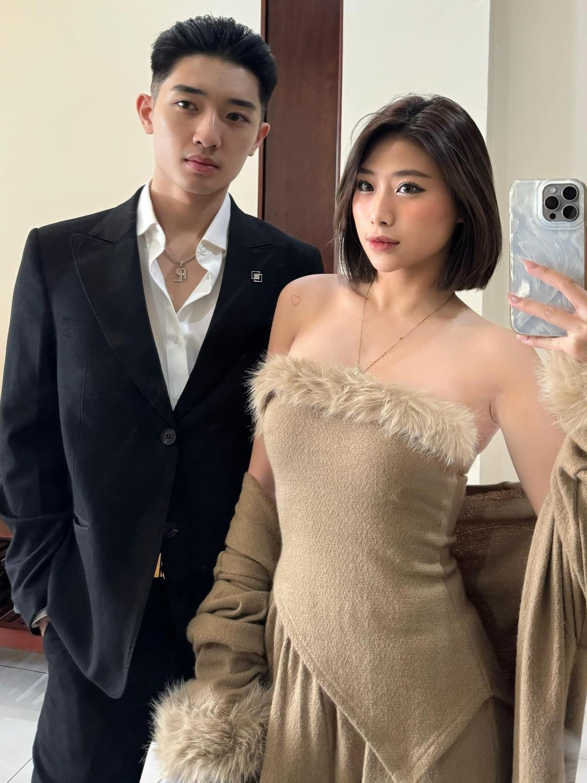 Trở lại sau drama "phông bạt" tiền từ thiện, Louis Phạm thường xuyên chia sẻ hình ảnh đi tập các môn thể thao như golf, pickleball, tập gym,... nhưng cựu VĐV TDDC cũng ít tranh cãi trang phục khi mặc đồ ngắn cũn, bó sát khi chơi golf, phải lên tiếng giải thích.