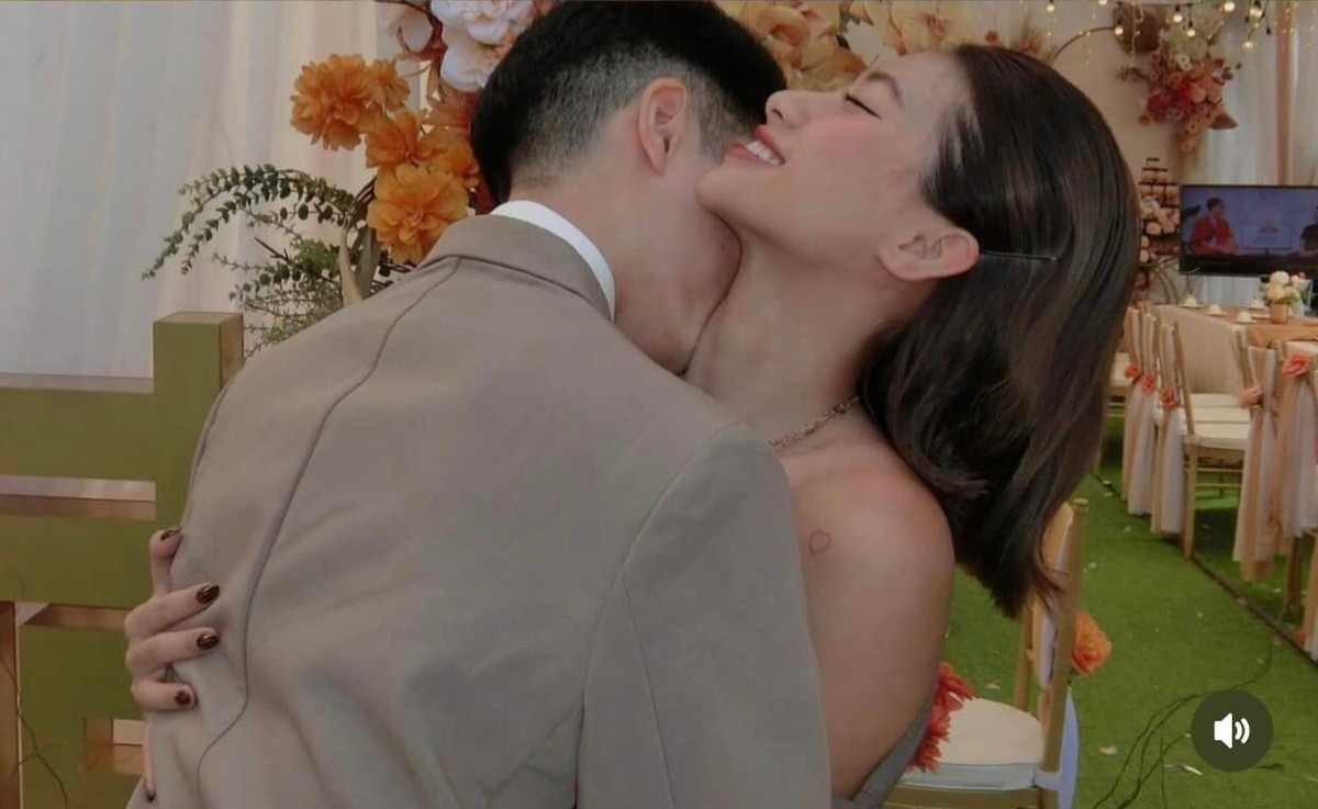 Chính những chỉ trích của netizen về bức ảnh trên khiến Louis Phạm phải khóa trang cá nhân.