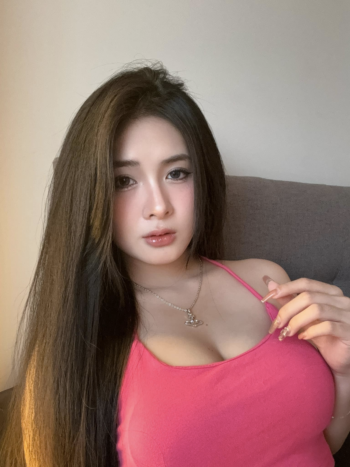 Sự kết hợp giữa phong cách dễ thương của Quỳnh Alee và những bộ trang phục cosplay khiến fan hâm mộ không thể rời mắt.