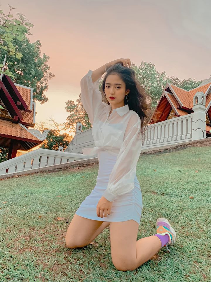 Nhận được nhiều sự quan tâm, chú ý trên MXH, Hoàng Yến cũng kiếm được khá khá tiền nhờ nhận quảng cáo cho các shop online. Tuy nhiên trong tương lai, cô bạn vẫn muốn học hành chăm chỉ, thi đậu đại học rồi sau đó có thể làm những điều mình thích.