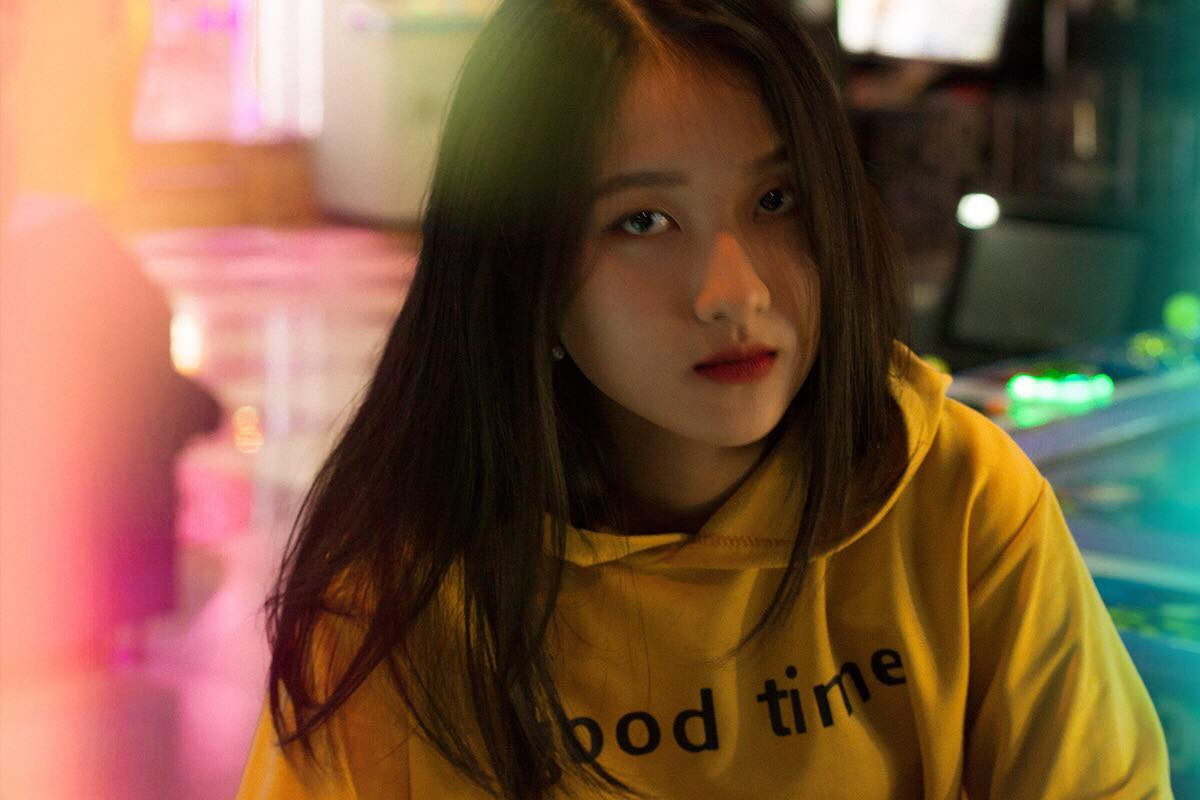 Nổi tiếng qua hình ảnh trên các fanpage hot girl Hàn Quốc trong và ngoài nước, Phan Thị Việt Thương hiện đang “làm trùm” trên MXH.