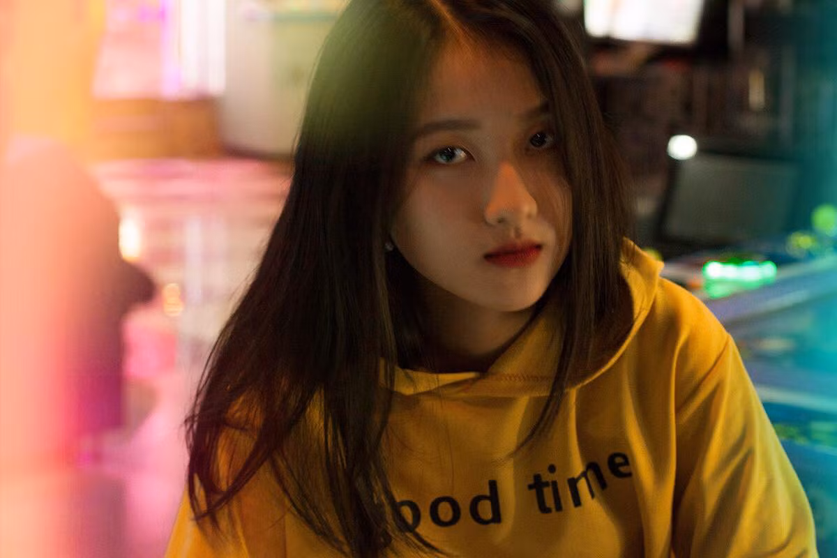 Nổi tiếng qua hình ảnh trên các fanpage hot girl Hàn Quốc trong và ngoài nước, Phan Thị Việt Thương hiện đang “làm trùm” trên MXH.