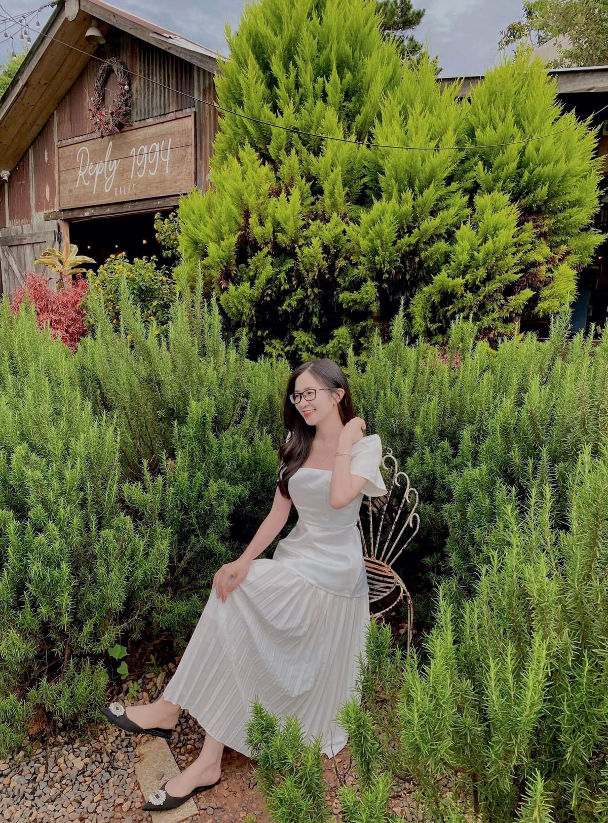 Dù là sinh viên mới tốt nghiệp nhưng Ngọc Linh đã khiến nhiều người ngưỡng mộ nhờ sở hữu kinh nghiệm trong hoạt động giảng dạy từ rất sớm.