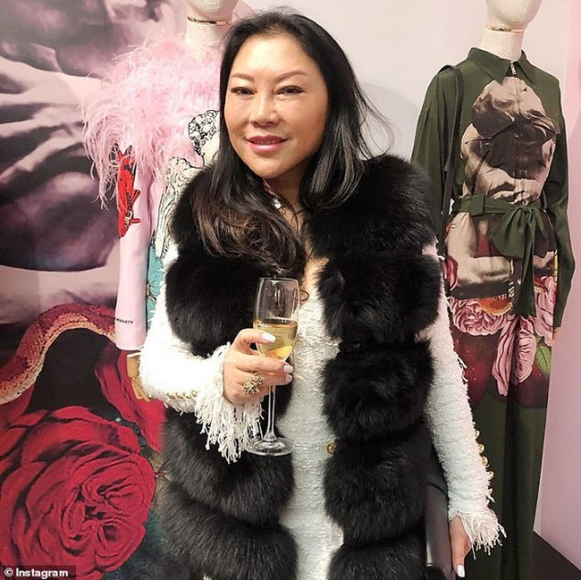 Trong vòng 15 năm sau khi tốt nghiệp, bà tự mở cửa hàng và phát triển thành công ty Laser Corporation chuyên bán đồ điện tử không chỉ ở Australia mà còn có cửa hàng tại New Zealand, Trung Quốc.