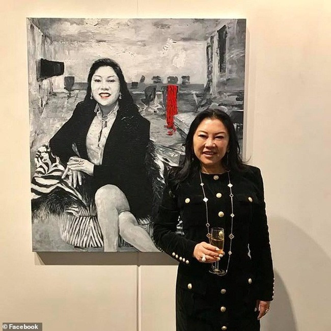 Tài sản của Monika Tu không có con số chính xác nhưng theo Daily Mail lên đến 8 con số. Ngoài tìm nhà cho khách, Monika Tu còn giúp khách mua ô tô, thuyền và tìm trường cho con cái của họ.