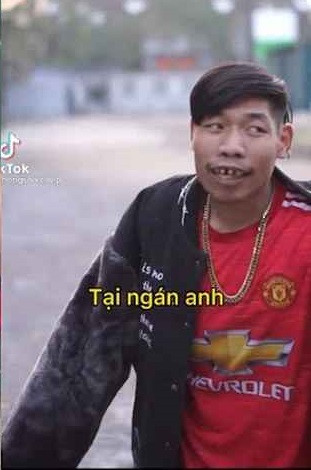 Thông Soái Ca là nam thanh niên từng làm mưa làm gió trên TikTok với những clip thả thính “Những thằng khác ngại tán em tại ngán anh”.