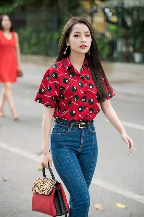 Cộng đồng mạng Việt Nam phản đối tất cả ý kiến trong bài đăng gốc của Trung Quốc và mỉa mai phía truyền thông nước bạn suy diễn và yêu cầu phải đưa ra được bằng chứng.