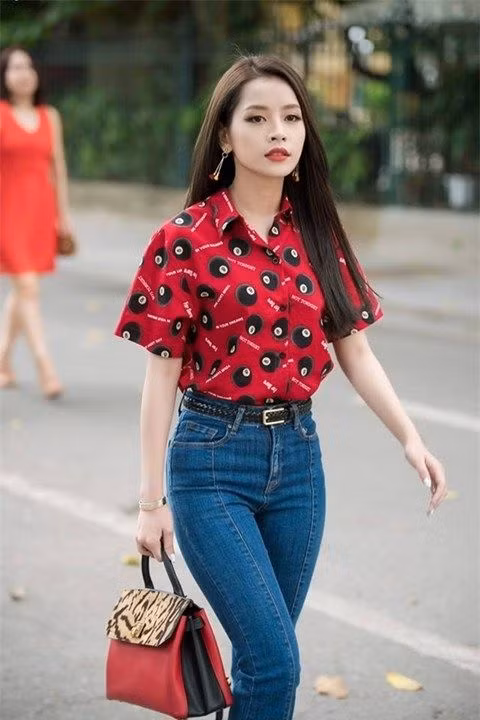 Cộng đồng mạng Việt Nam phản đối tất cả ý kiến trong bài đăng gốc của Trung Quốc và mỉa mai phía truyền thông nước bạn suy diễn và yêu cầu phải đưa ra được bằng chứng.