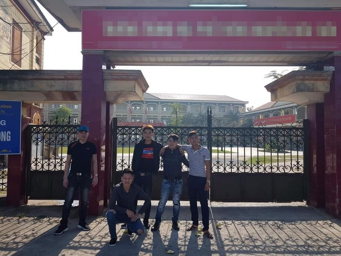 Nhưng khi mà cuộc sống ngày một phát triển, ai ai cũng bận rộn với công việc, gia đình riêng của mình... thì những năm sau đó các thành viên ngày càng rơi rụng.