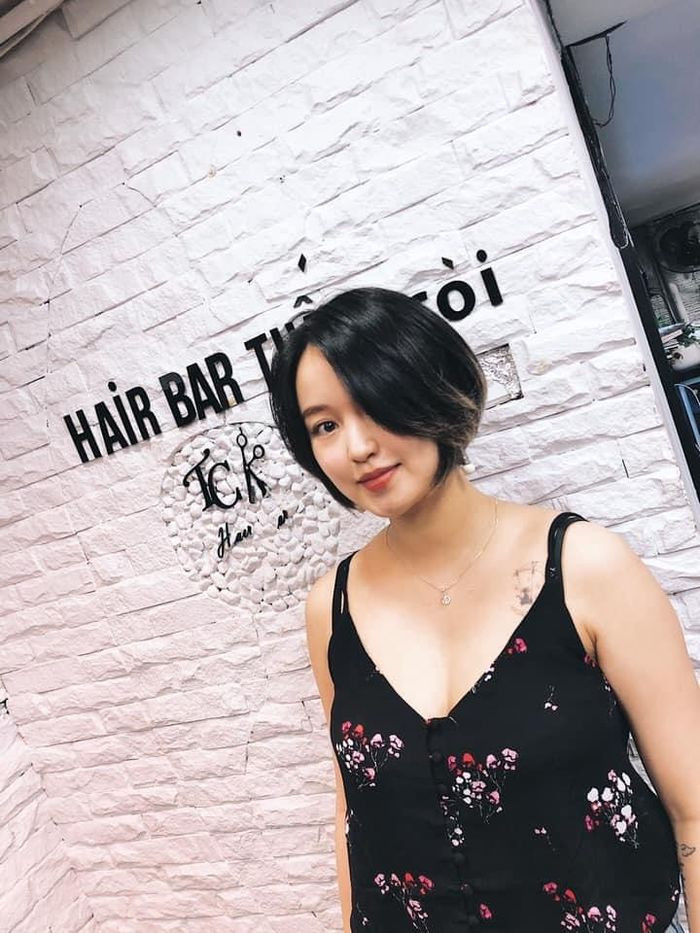 Không còn tự ti về ngoại hình hay luôn phải mặc đồ của chồng vì quá mập, giờ đây Mi Vân tự tin diện những chiếc váy khoe vòng eo thon gọn.