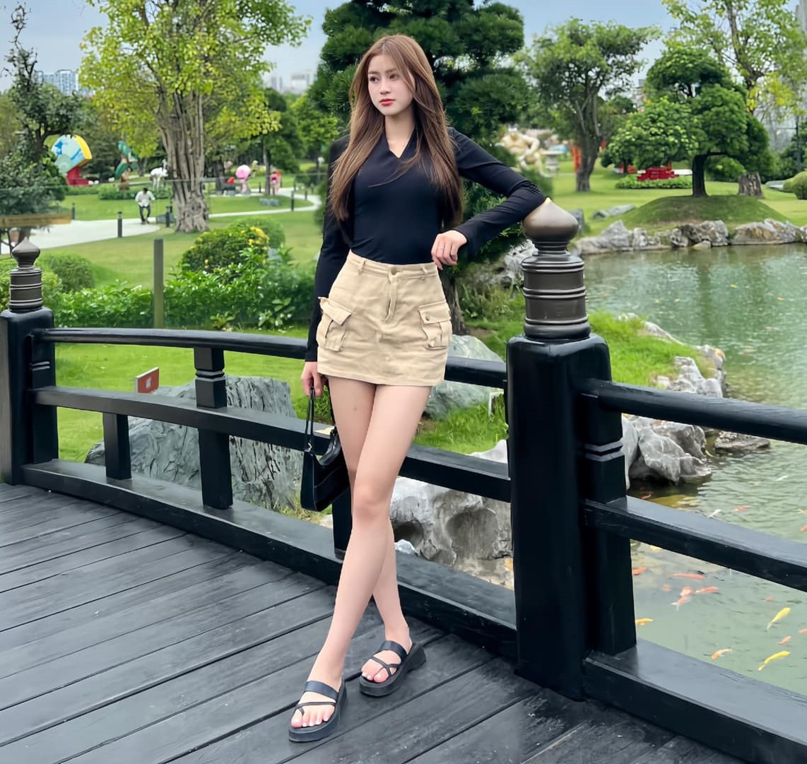 Nhờ tập luyện, sinh hoạt và ăn uống theo chế độ của một vận động viên đấu kiếm, mà Ngô Hương có được body khỏe khoắn, chiều cao nổi bật.