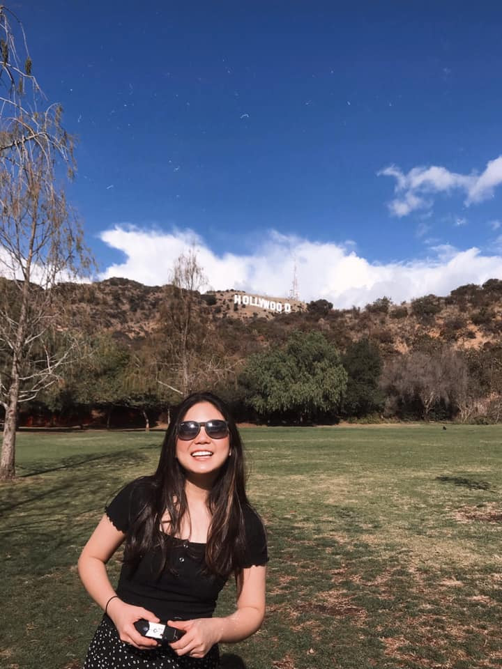 May mắn hơn khi trên hành trình chạm tay tới ước mơ, Mạch Khanh được ông ngoại và cậu ủng hộ, hỗ trợ một phần học phí và mẹ của cô nàng cũng đồng hành cùng con gái trên con đường này.