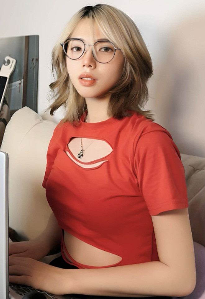 Những bức ảnh gần đây xuất hiện trên trang cá nhân của Remind khiến người hâm mộ không khỏi trầm trồ. Chỉ trong một khoảng thời gian ngắn, hình ảnh nữ cosplayer này đã thay đổi rất nhiều, trẻ trung, năng động, cuốn hút hơn.