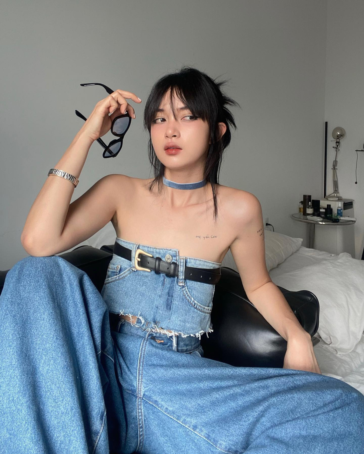 Ngoài ra, khi so sánh với những cô nàng chân dài khác, hot girl 9X lại thấy chiều cao của mình đã đủ dùng.