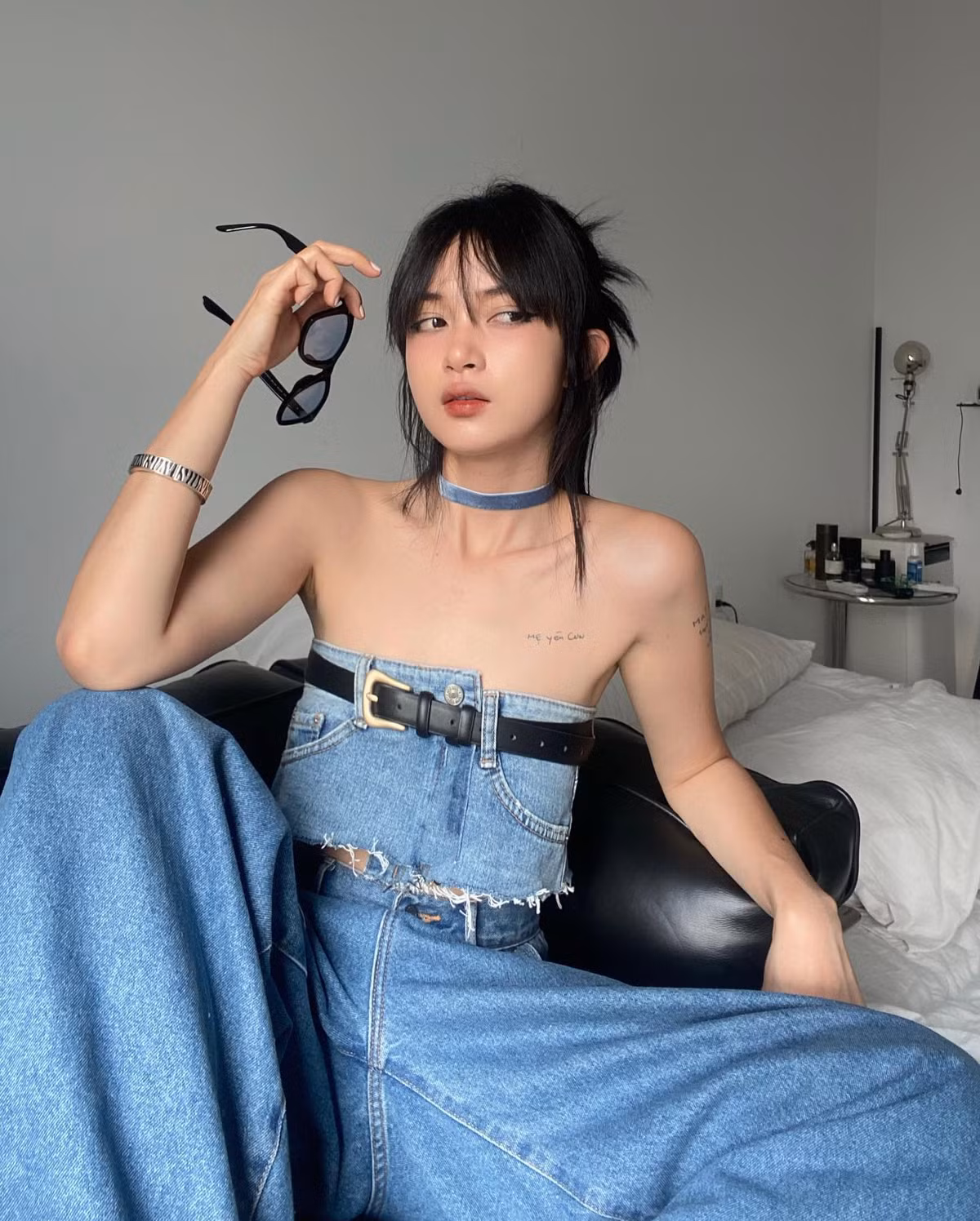 Ngoài ra, khi so sánh với những cô nàng chân dài khác, hot girl 9X lại thấy chiều cao của mình đã đủ dùng.