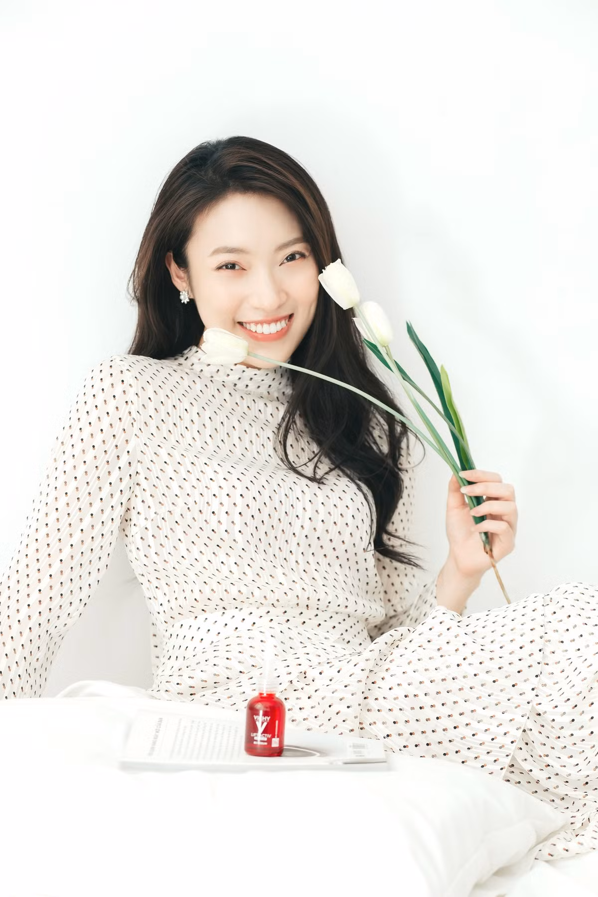 Kênh youtube của nữ MC gen Z đã đạt 1,5 triệu thành viên đăng ký. Trên Instagram, Khánh Vy cũng có hơn nửa triệu người follow với lượt tương tác không kém gì các ngôi sao đình đám.