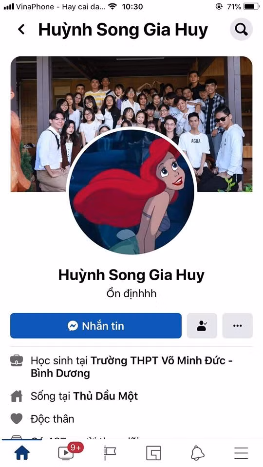 Nàng tiên cá có fan hâm mộ là một bạn trai.