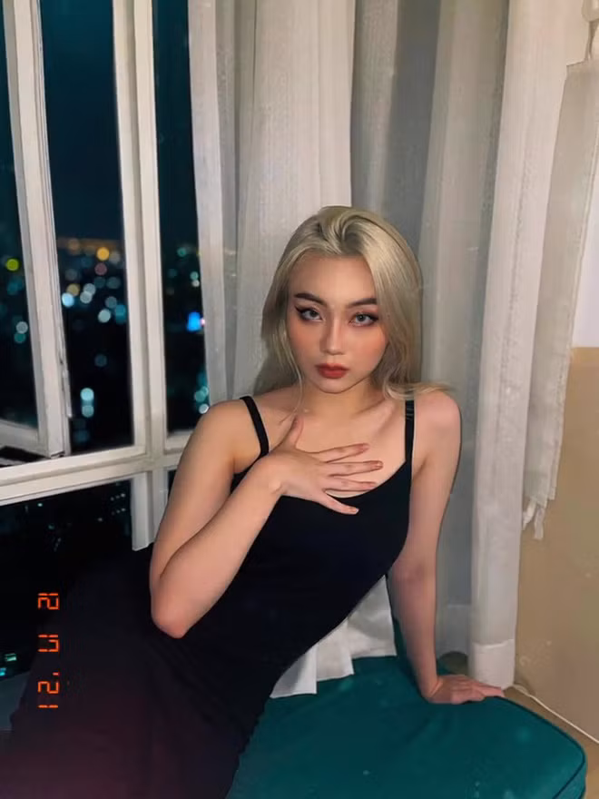 Theo những hình ảnh được chính chủ đăng tải và khi lên sóng, Kellie luôn thu hút mọi người vì vẻ ngoài xinh đẹp, gợi cảm và tự tin.