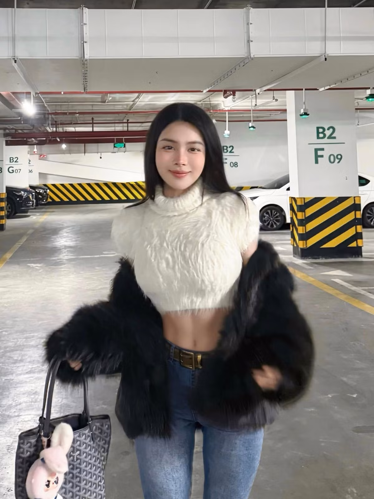 Từng mặc cảm vì thân hình có phần mũm mĩm nhưng với màn lột xác, Bích Hạnh trở thành hot girl phòng gym với lượng người theo dõi khủng.