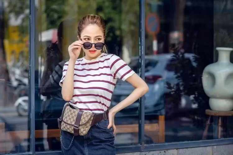 Ngoài túi xách, Trâm Anh còn sở hữu nhiều phụ kiện khác đến từ các thương hiệu nổi tiếng như Dior, Louis Vuitton, Gucci...