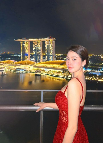 Nhưng sau đó, hot girl vướng không ít thị phi, trong đó phải kể đến nghi vấn lộ hình ảnh nhạy cảm phải ở ẩn một thời gian dài.